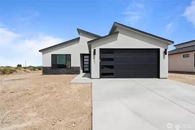 713 P Street NE, Quincy, WA 98848 - Photo 1