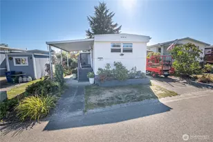 225 NE Ernst St, Oak Harbor, WA 98277 - Photo 1