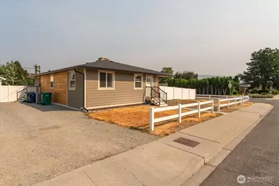 508 Hainsworth Street, Wenatchee, WA 98801 - Photo 1