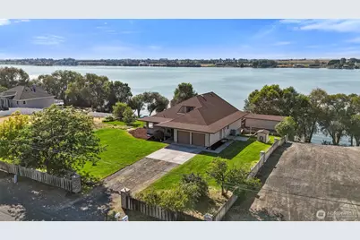 4926 Shorecrest Drive NE, Moses Lake, WA 98837 - Photo 1