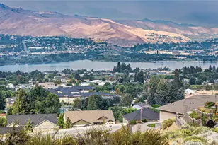 2824 N Brie Ln, East Wenatchee, WA 98802 - Photo 1