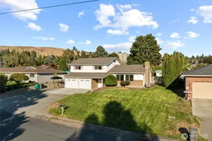 807 N James Ave, East Wenatchee, WA 98802 - Photo 1