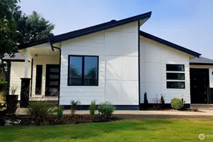 241 Ocean Shores Blvd SW, Ocean Shores, WA 98569 - Photo 1