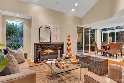 621 Bellevue Way SE, Bellevue, WA 98004 - Photo 1