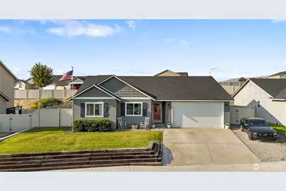2223 Maryhill Street SE, East Wenatchee, WA 98802 - Photo 1