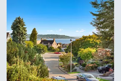 1940 Edgemont Place W, Seattle, WA 98199 - Photo 1