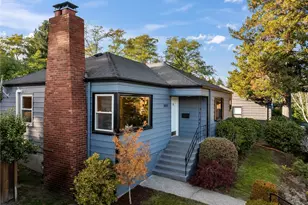 3031 34th Ave W, Seattle, WA 98199 - Photo 1