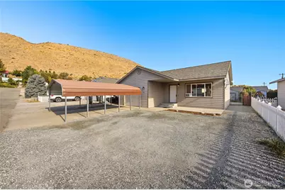 122 Kelly Street, Pateros, WA 98846 - Photo 1