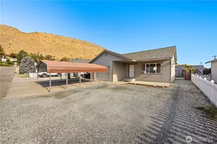 122 Kelly St, Pateros, WA 98846 - Photo 1