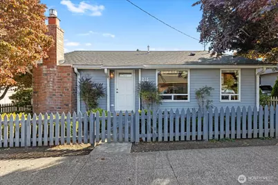 215 6th Avenue S, Edmonds, WA 98020 - Photo 1