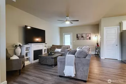 8337 175th Street E, Puyallup, WA 98375 - Photo 1