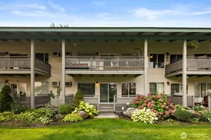 10 S Cove Ave, Wenatchee, WA 98801 - Photo 1