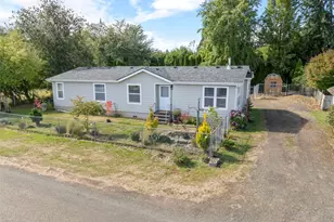 948 Cole Ave, Raymond, WA 98577 - Photo 1