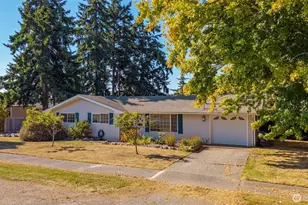 381 NE Queets St, Oak Harbor, WA 98277 - Photo 1