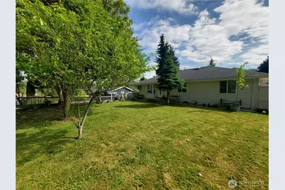 16 E Intercity Avenue, Everett, WA 98208 - Photo 1