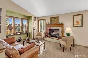 10513 Whitman Ave N, Seattle, WA 98133 - Photo 1