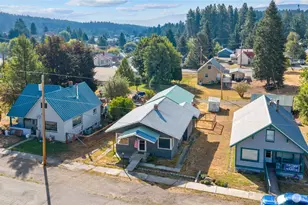 404 W Alaska Ave, Roslyn, WA 98941 - Photo 1