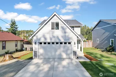 304 Van Trump Avenue E, Yelm, WA 98597 - Photo 1