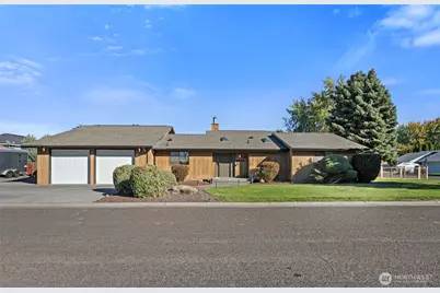 9343 Albert Way, Moses Lake, WA 98837 - Photo 1
