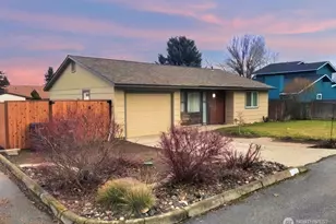 715 Cherry Ct, Wenatchee, WA 98801 - Photo 1