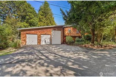 4753 90th Avenue SE, Mercer Island, WA 98040 - Photo 1