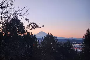 15266 Sunwood Blvd, Tukwila, WA 98188 - Photo 1