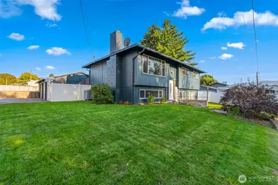 421 N Colorado Ave, East Wenatchee, WA 98802 - Photo 1