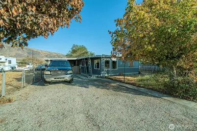 1511 Center Street, Rock Island, WA 98850 - Photo 1