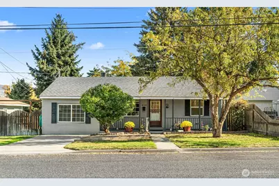 329 Sunset Avenue, Wenatchee, WA 98801 - Photo 1