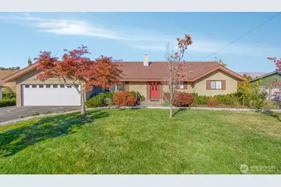 807 Ridgeview Avenue, Selah, WA 98942 - Photo 1
