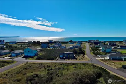 1420 Diamond Head Avenue SW, Ocean Shores, WA 98569 - Photo 1