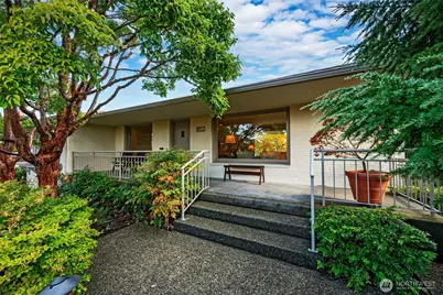 2610 42nd Avenue W, Seattle, WA 98199 - Photo 1