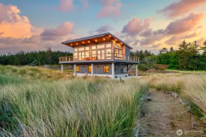 4749 Surfcrest Drive, Oak Harbor, WA 98277 - Photo 1