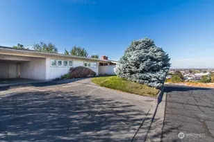 803 E Lark Ave, Moses Lake, WA 98837 - Photo 1