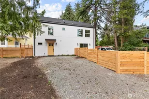 1540 NE 113th St, Seattle, WA 98125 - Photo 1