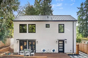 13724 22nd Ave NE, Seattle, WA 98125 - Photo 1