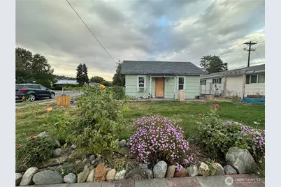 122 W 4th Avenue, Omak, WA 98841 - Photo 1