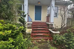 1817 NW 65th St, Seattle, WA 98117 - Photo 1