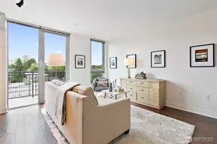 530 Broadway E, Seattle, WA 98102 - Photo 1