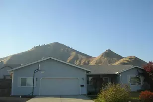 614 Olympus Dr, Wenatchee, WA 98801 - Photo 1
