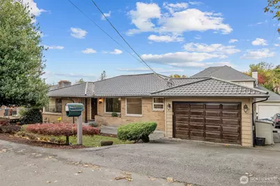 7915 37th Avenue S, Seattle, WA 98118 - Photo 1