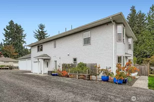 16051 51st Ave S, Tukwila, WA 98188 - Photo 1