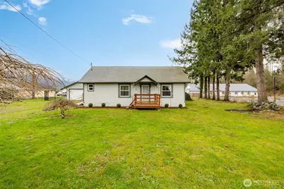 879 N Fruitdale Road, Sedro Woolley, WA 98284 - Photo 1