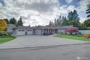 8711 NE 11th St, Medina, WA 98039 - Photo 1