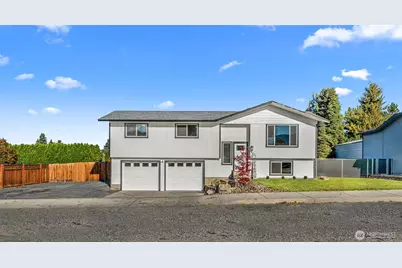 1571 3rd Street SE, East Wenatchee, WA 98802 - Photo 1