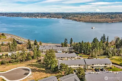 1725 W Sunn Fjord Lane #J-203, Bremerton, WA 98312 - Photo 1