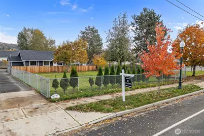 5703 Parker Road E #1, Sumner, WA 98390 - Photo 1