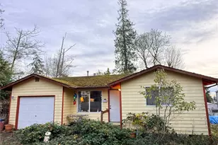 1390 Admirals Dr, Coupeville, WA 98239 - Photo 1