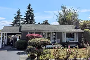 137 13th Ave, Kirkland, WA 98133 - Photo 1