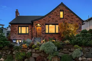 2503 37th Ave W, Seattle, WA 98199 - Photo 1